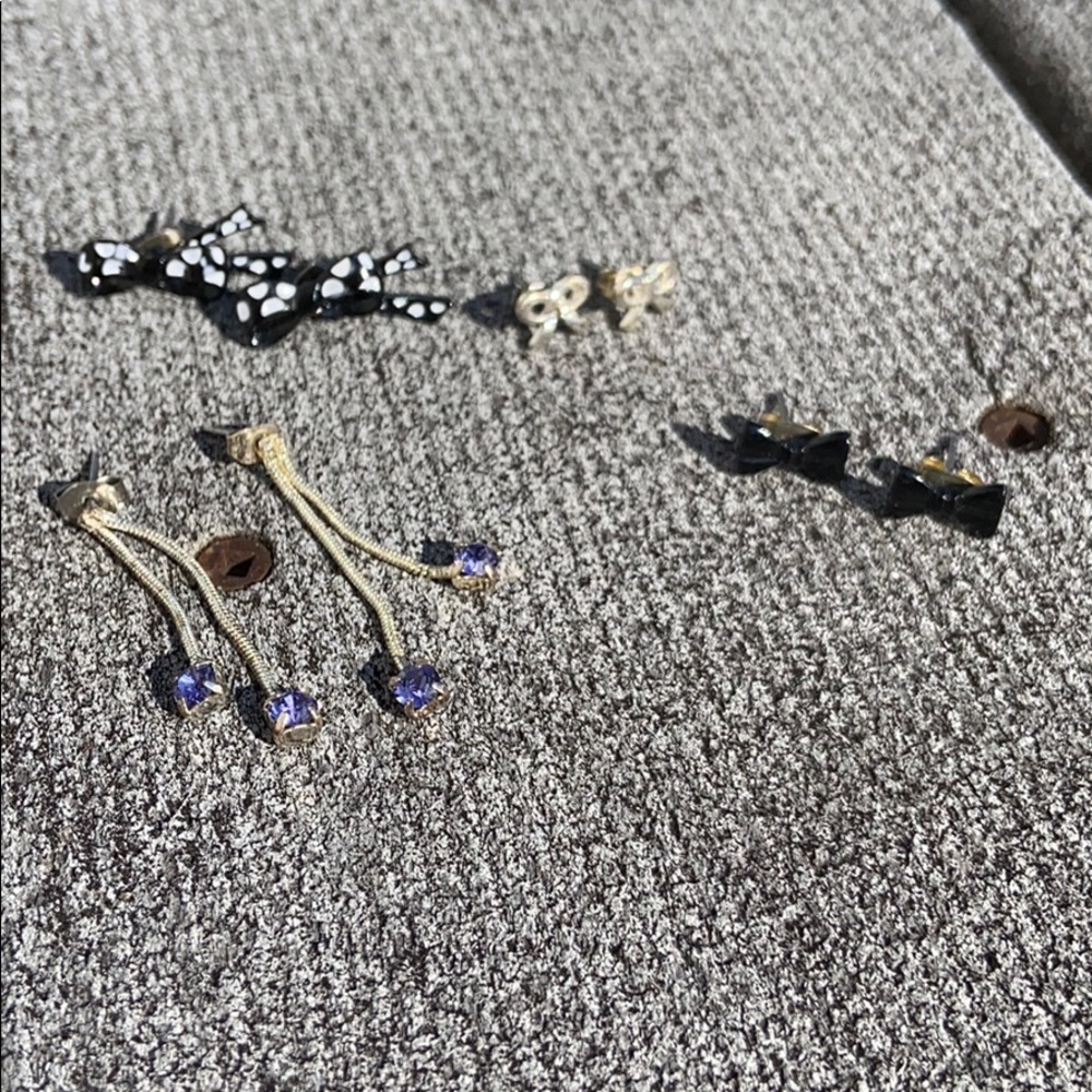❄️ Four pairs of Claire's earrings